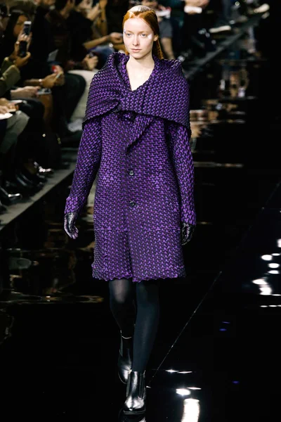 Look 3